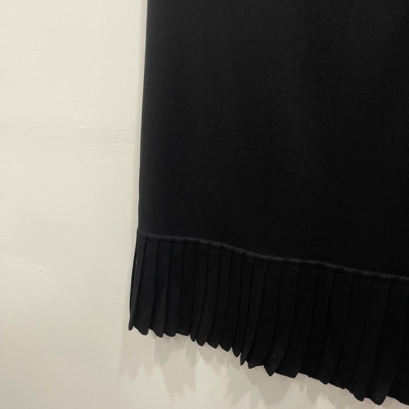 Exclusively Misook Pleated Trim Black Skirt Small - Picture 3 of 5